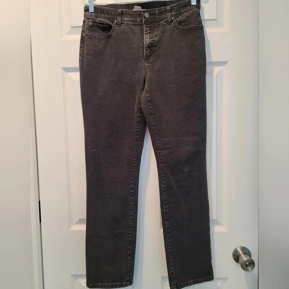 Chicos Fabulously Slimming •Size 1 (8) Short• Black Denim Jeans - Picture 1 of 9